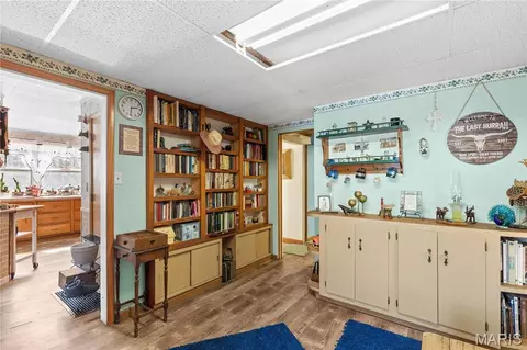 Entry Way - 345 Robin Ln, Saint Clair, MO 63077 photo 4 of 4