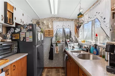 Kitchen - 345 Robin Ln, Saint Clair, MO 63077 photo 7 of 7