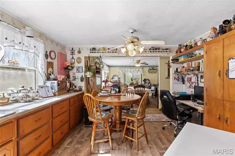 Kitchen - 345 Robin Ln, Saint Clair, MO 63077 photo 3 of 7