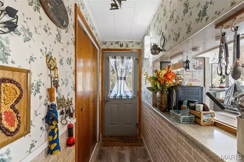 Entry Way - 345 Robin Ln, Saint Clair, MO 63077 photo 1 of 4