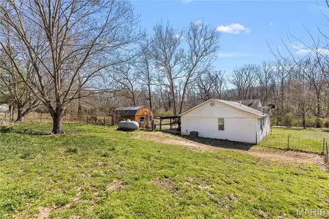 Exterior - 345 Robin Ln, Saint Clair, MO 63077 photo 3 of 5