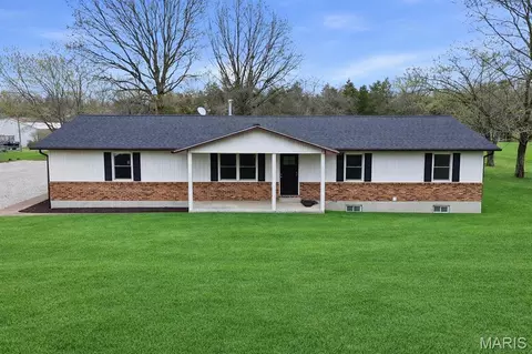 31857 Cedar Trl, Warrenton, MO 63383