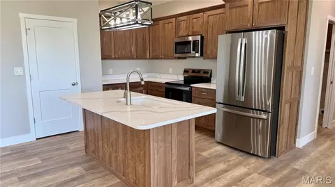 Kitchen - 205 E Larkspur Ct, Hannibal, MO 63401 photo 1 of 2
