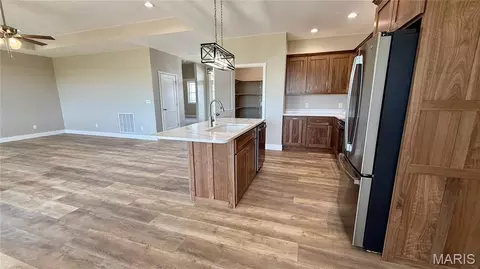 Kitchen - 205 E Larkspur Ct, Hannibal, MO 63401 photo 2 of 2