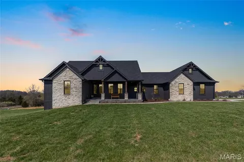 111 Kentucky Derby Dr, Foristell, MO 63348