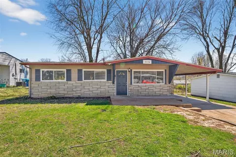 4426 Treadway Ln, Saint Louis, MO 63134