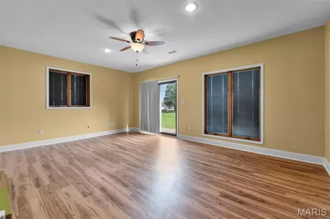 Living - 2305 Saint Andrews Cts, Jackson, MO 63755 photo 4 of 5