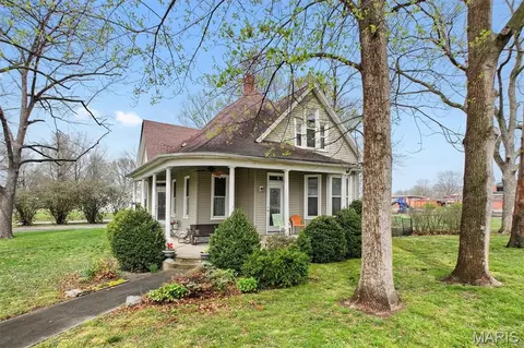 791 Clinton St, Carlyle, IL 62231