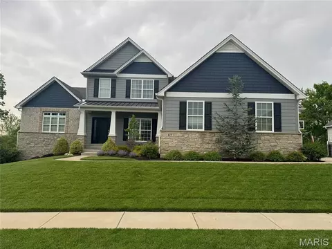 917 Silver Buck Ln, Chesterfield, MO 63005