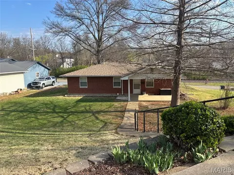 510 Rose Ln, Festus, MO 63028