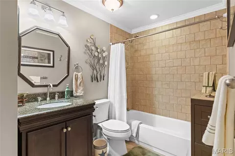Bath - 898 Westerfield Dr #1, Saint Charles, MO 63304 photo 3 of 4