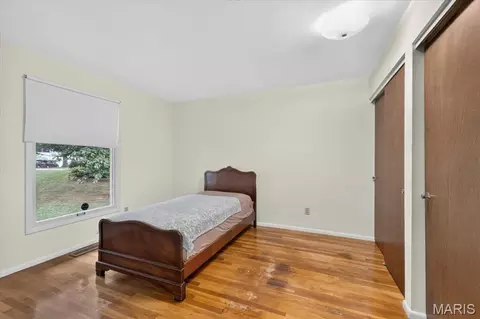 Bedroom - 7 Springlake Ct, Ballwin, MO 63011 photo 1 of 10