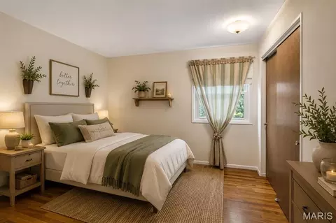 Bedroom - 7 Springlake Ct, Ballwin, MO 63011 photo 5 of 10