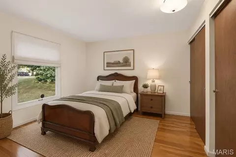 Bedroom - 7 Springlake Ct, Ballwin, MO 63011 photo 3 of 10