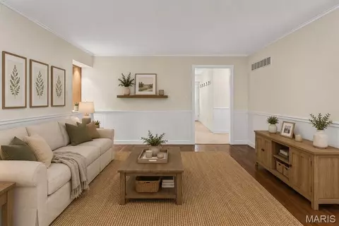 Living - 7 Springlake Ct, Ballwin, MO 63011 photo 7 of 9