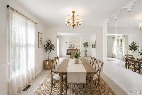 Dining - 7 Springlake Ct, Ballwin, MO 63011 photo 2 of 2