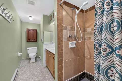 Bath - 7 Springlake Ct, Ballwin, MO 63011 photo 6 of 6