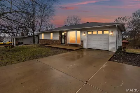 1561 Archer Dr, Arnold, MO 63010