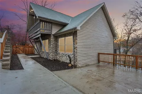 1357 S Lake Sherwood Dr, Marthasville, MO 63357