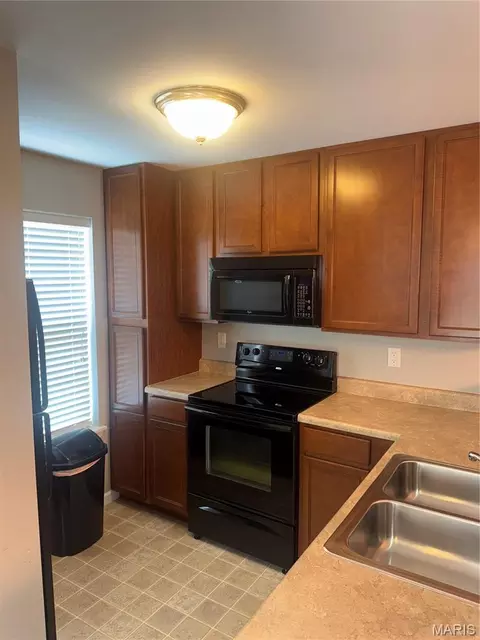 Kitchen - 6102 Spring River Dr, O'fallon, MO 63368 photo 1 of 2