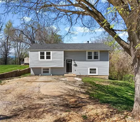 706 Bogy St, De Soto, MO 63020
