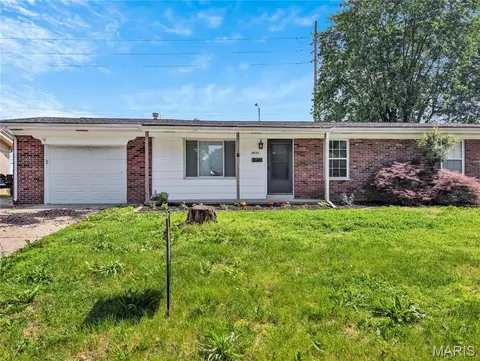 7632 Westchester Dr, Belleville, IL 62223