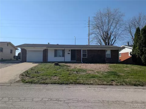 7632 Westchester Dr, Belleville, IL 62223