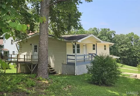 485 Skyview Dr, Ellington, MO 63638