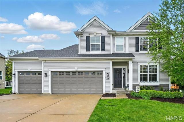 204 Grayleaf Ct, Wentzville, MO 63385