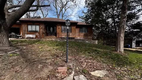 105 Willow Dr, Eureka, MO 63025