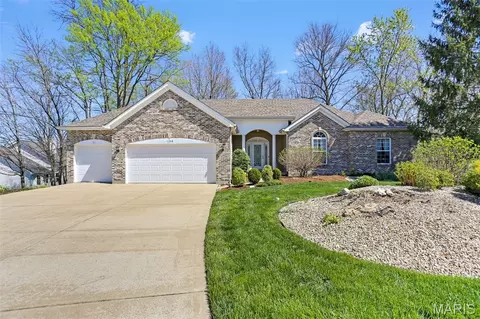 1104 Boars Head Ct, Lake Saint Louis, MO 63367