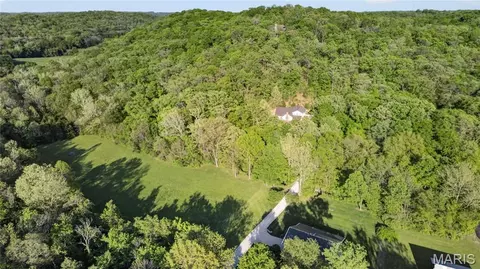 160 Thiebes Rd, Labadie, MO 63055