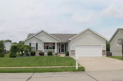 1121 Warm Winds Dr, O'fallon, MO 63366