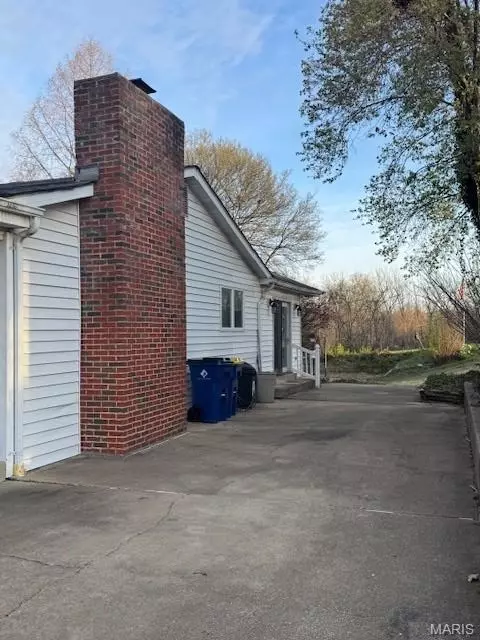 Other - 1105 James St, Washington, MO 63090 photo 12 of 15