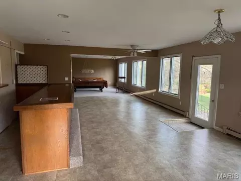 Living - 1105 James St, Washington, MO 63090 photo 6 of 8