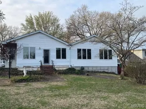 Exterior - 1105 James St, Washington, MO 63090 photo 2 of 2