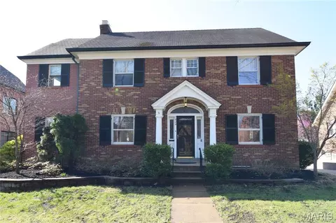 7424 Buckingham Dr, Clayton, MO 63105