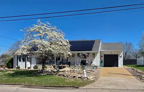 328 Van Zant St, Chester, IL 62233
