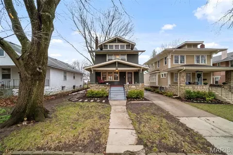 5910 Locust St, Kansas City, MO 64110
