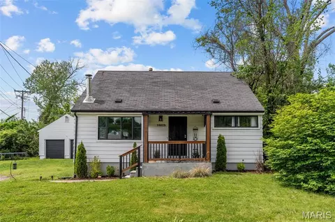 10015 Baron Dr, Saint Louis, MO 63136