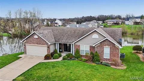 210 Prairie Lake Dr, Wentzville, MO 63385