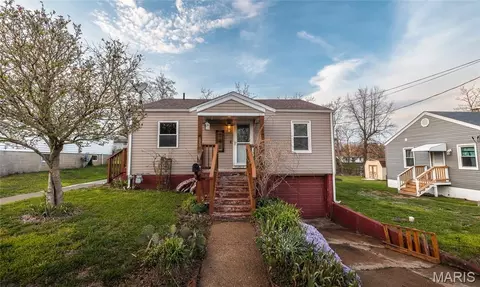 709 E 6th St, Rolla, MO 65401