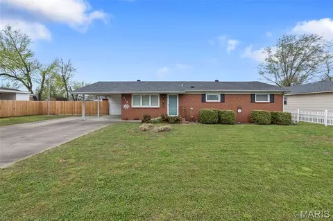 215 Missouri Ave, Sikeston, MO 63801