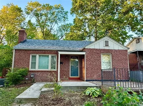 9719 Greenwood Ter, Rock Hill, MO 63119