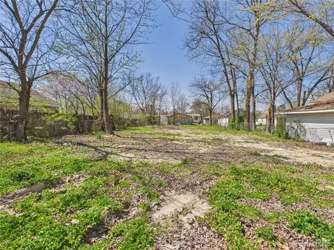 723 N Elm St, Dexter, MO 63841