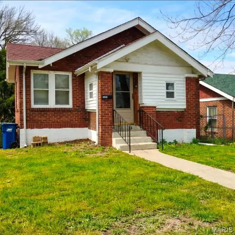 3207 Elsworth Pl, Saint Louis, MO 63121