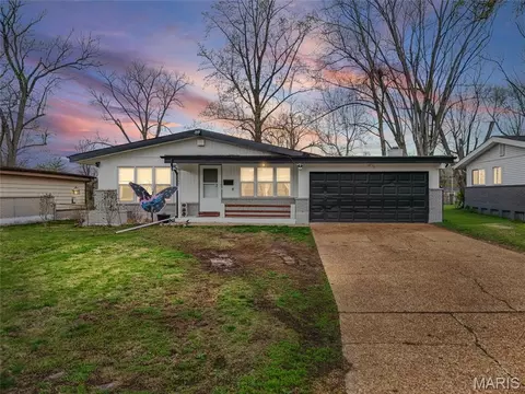 10205 Pannell Dr, Saint Louis, MO 63136