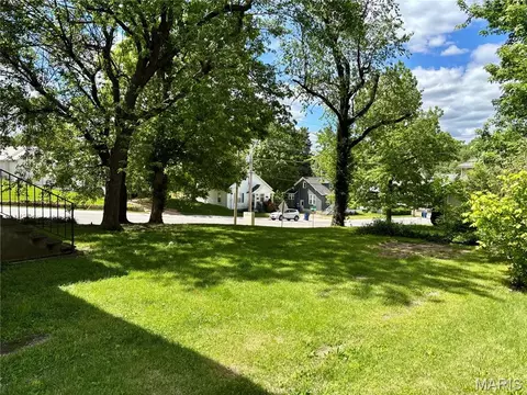 Exterior - 213 Macarthur St, Washington, MO 63090 photo 3 of 4