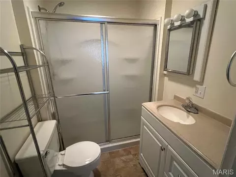 Bath - 213 Macarthur St, Washington, MO 63090 photo 3 of 3