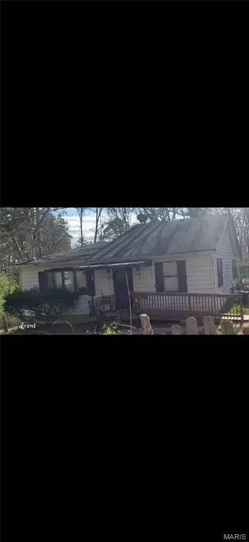 8715 Susan Ln, Dittmer, MO 63023